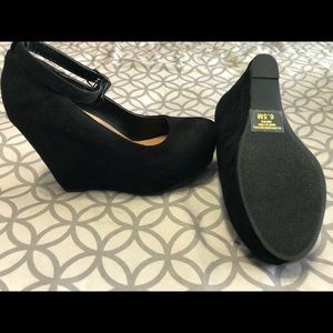 Black suede dressy wedges